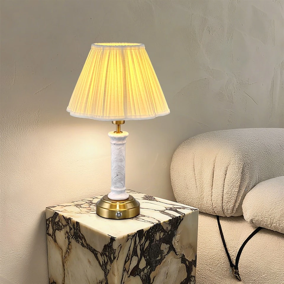 Moderní zelená mramorová LED bezdrátová stolní lampa do ložnice